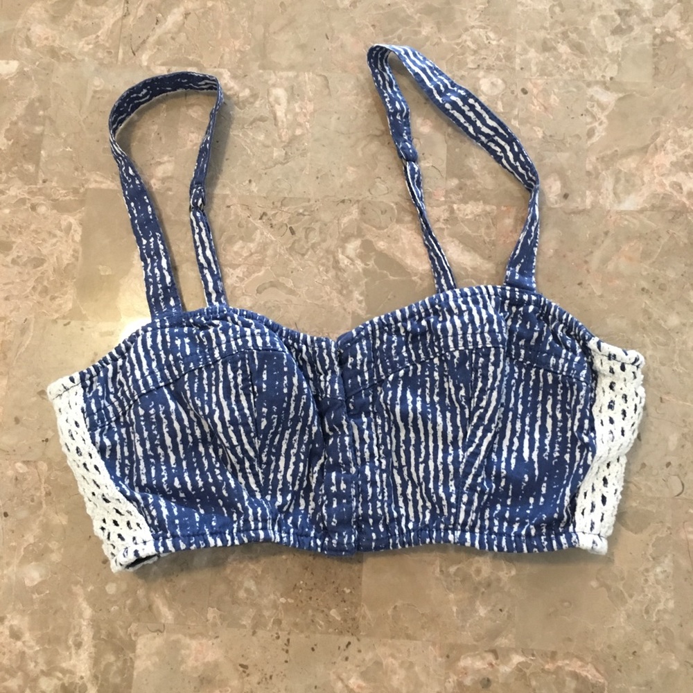 Women’s crop top from Hollister